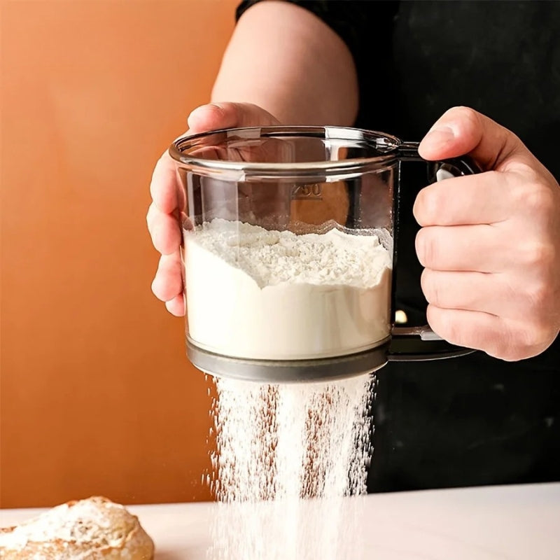 Mehlsieb mit Quetschgriff – 250 ml & Einhändig Bedienbar