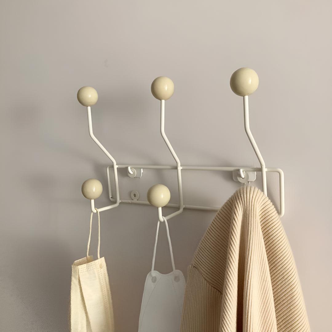 Wandgarderobe Mid-Century – Stylish & Platzsparend für Flur