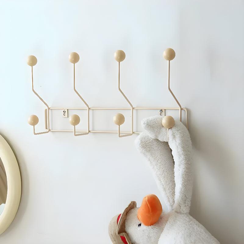 Wandgarderobe Mid-Century – Stylish & Platzsparend für Flur