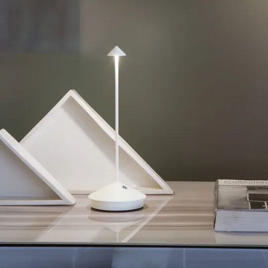 Kabellose LED-Tischleuchte – Dimmbar Wiederaufladbar & Warmweiß