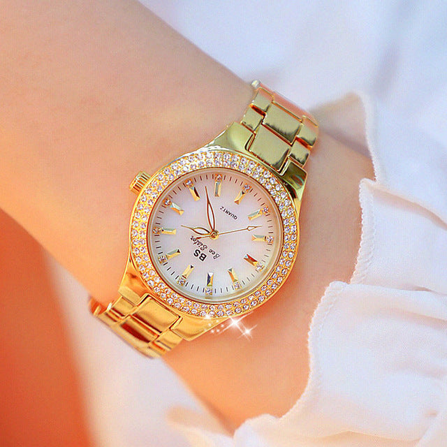 Damenarmbanduhr mit Kristalldetails – Elegant Analog & Luxuriös